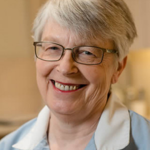 Dr Elaine Giedrys-Leeper